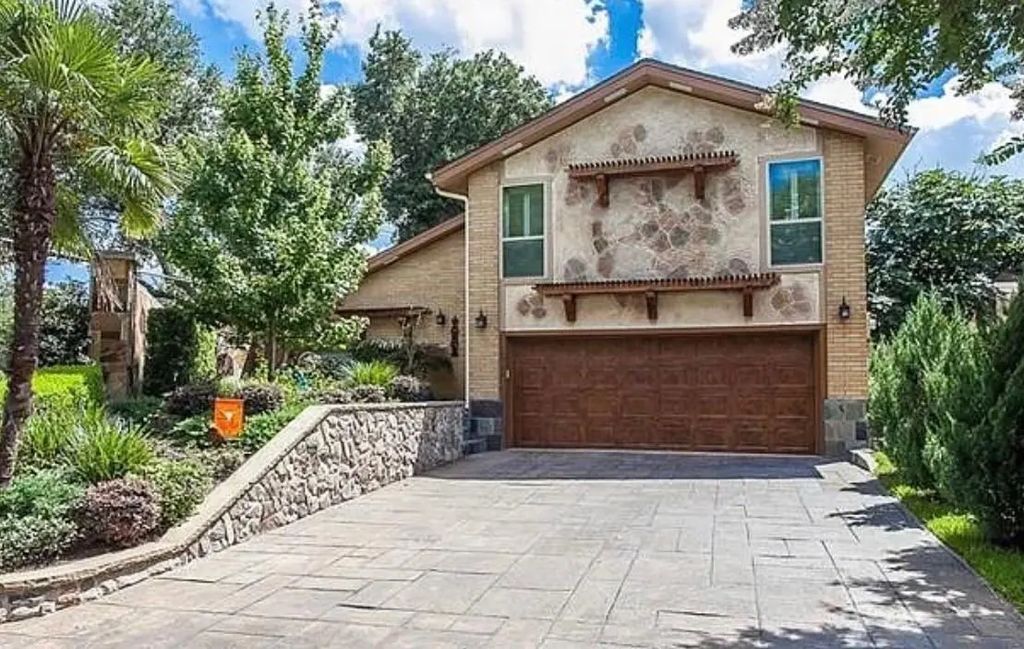 16702 Village Lane, Dallas