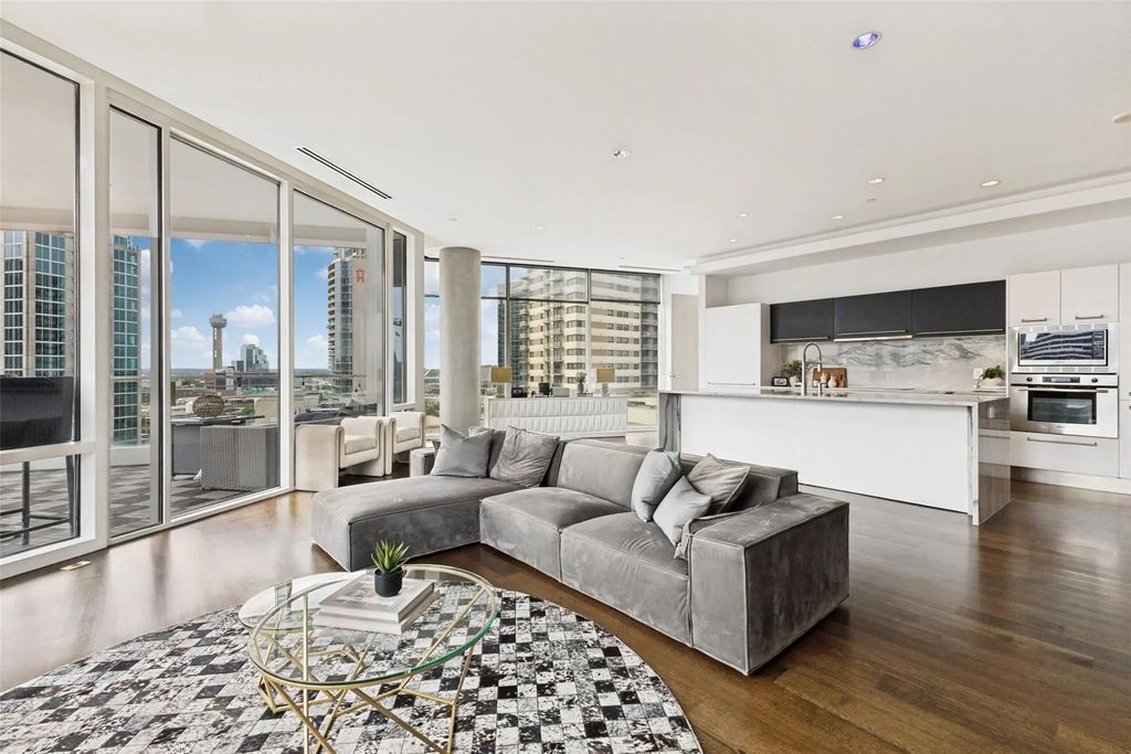 2408 Victory Park Lane 1035, Dallas