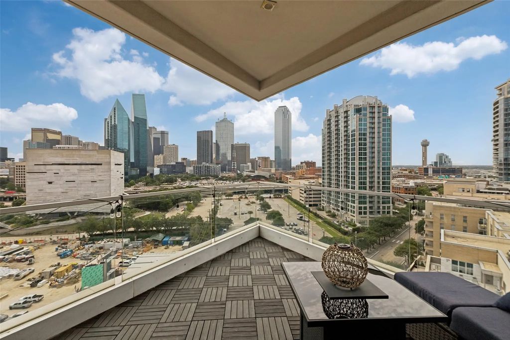 2408 Victory Park Lane 1035, Dallas
