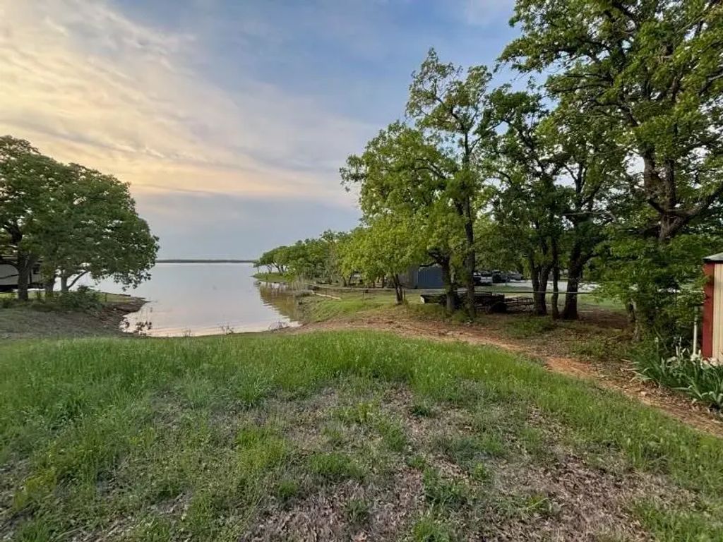 1429 Casino Road, Nocona