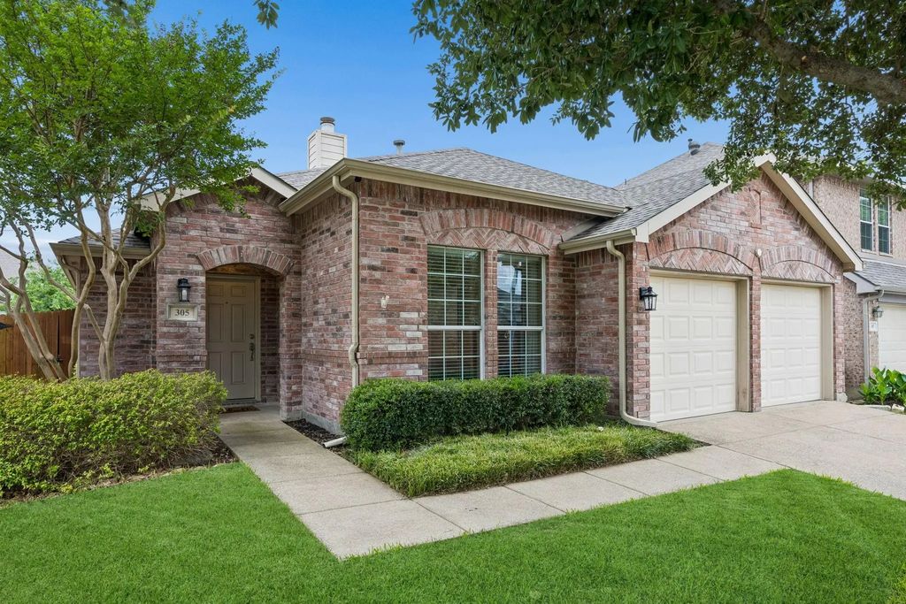 305 Fairland Drive, Wylie