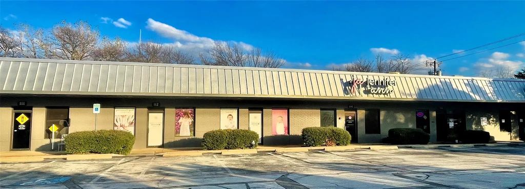 610 E Byron Nelson Boulevard 112-114, Roanoke
