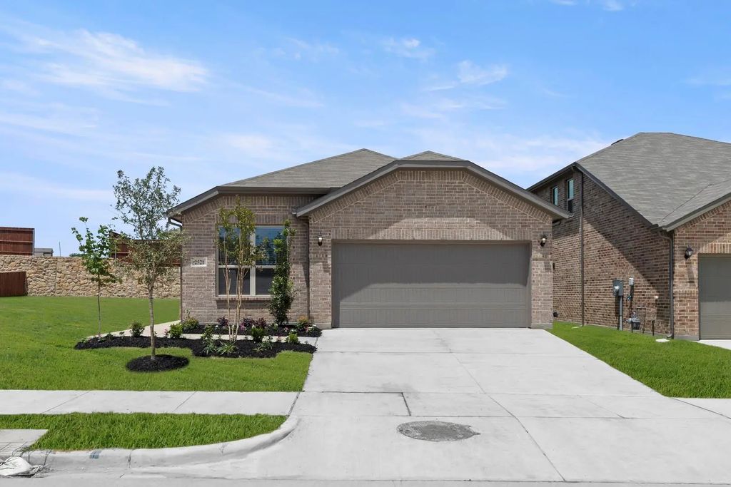 2521 Mcnally Drive, Mesquite