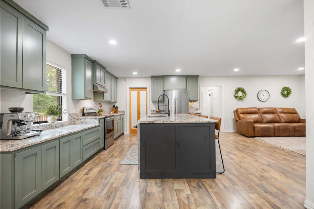 997 Vz County Road 4810, Ben Wheeler