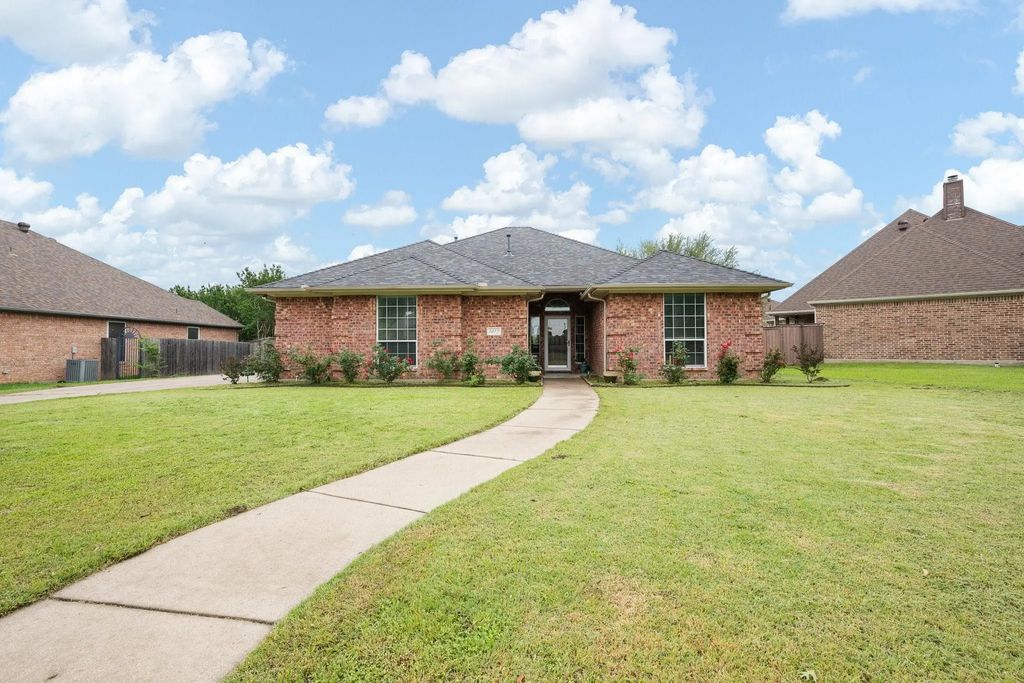 1617 Spencer Lane, Cleburne