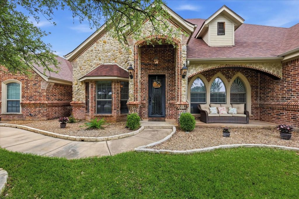 150 Blacktail Lane, Azle