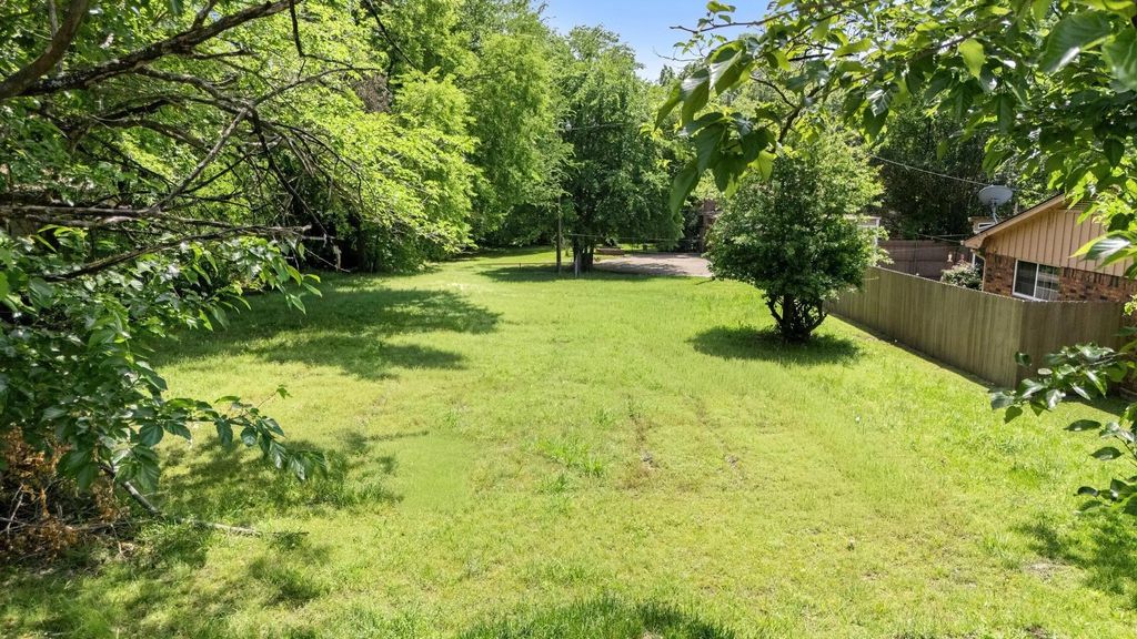 602 Wes Michael Road, Bonham