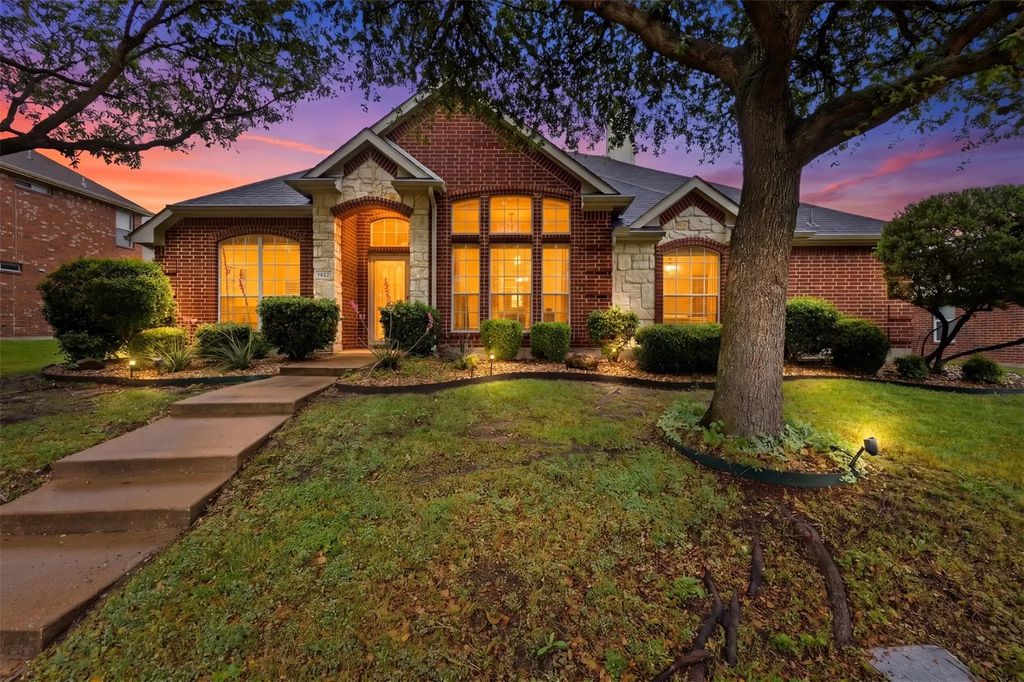 1462 Red Wolf Drive, Rockwall
