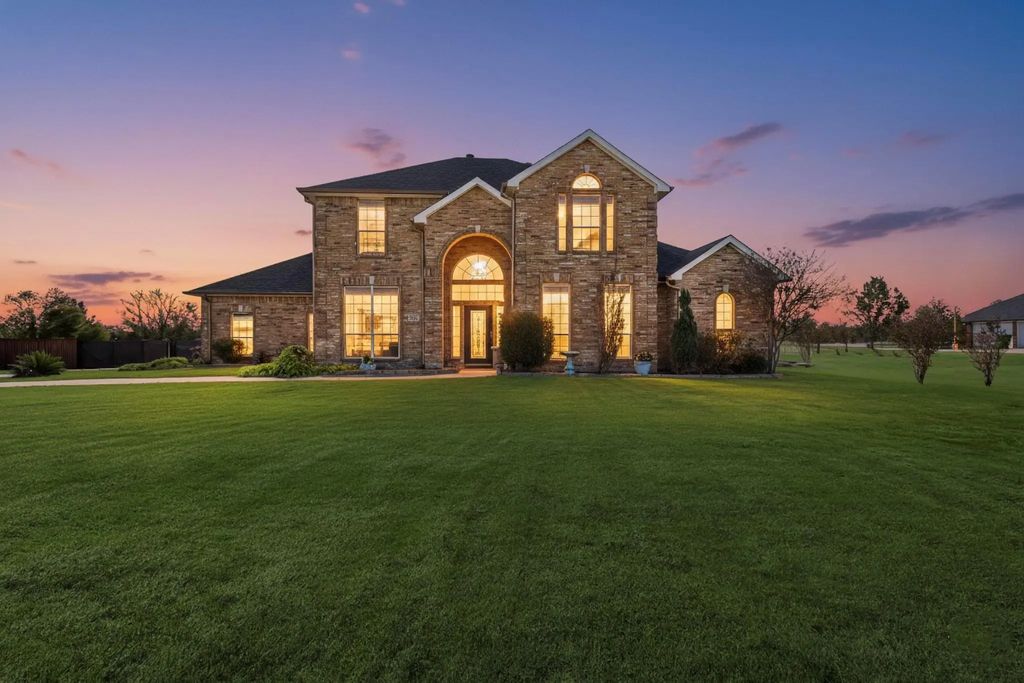1271 Lone Star Boulevard, Talty