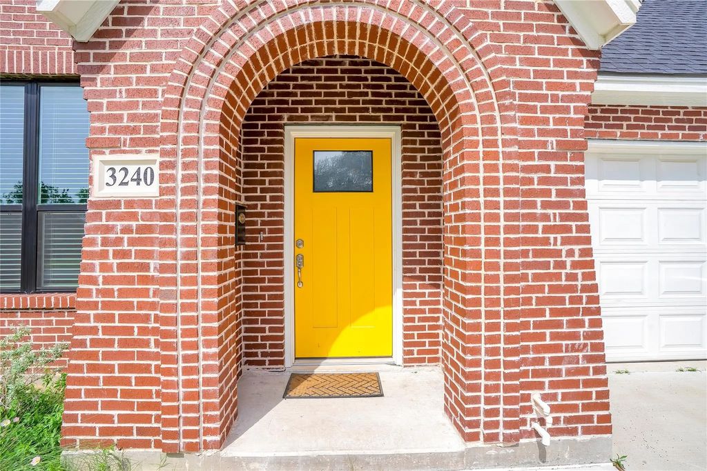3240 Sandage Avenue, Fort Worth