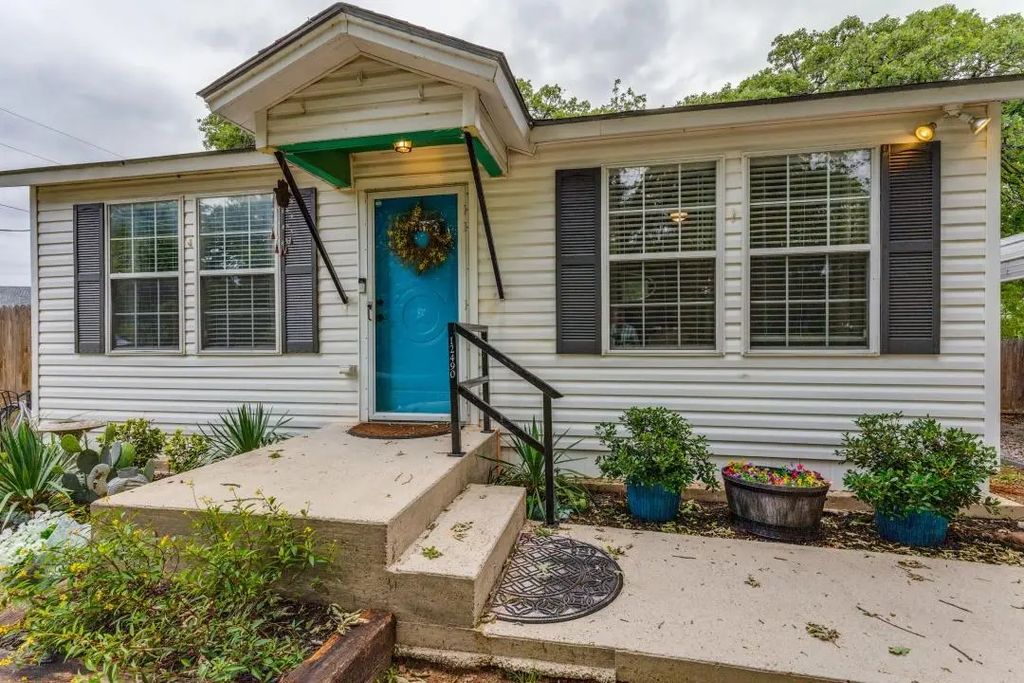12490 Deeds Court, Azle