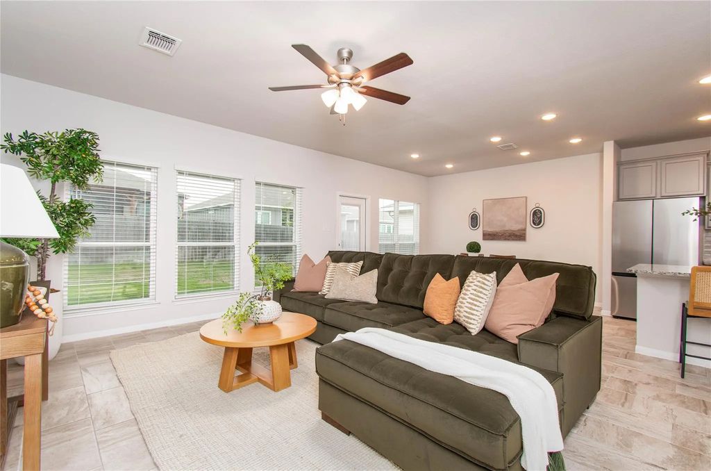 736 Jersey Court, Troy