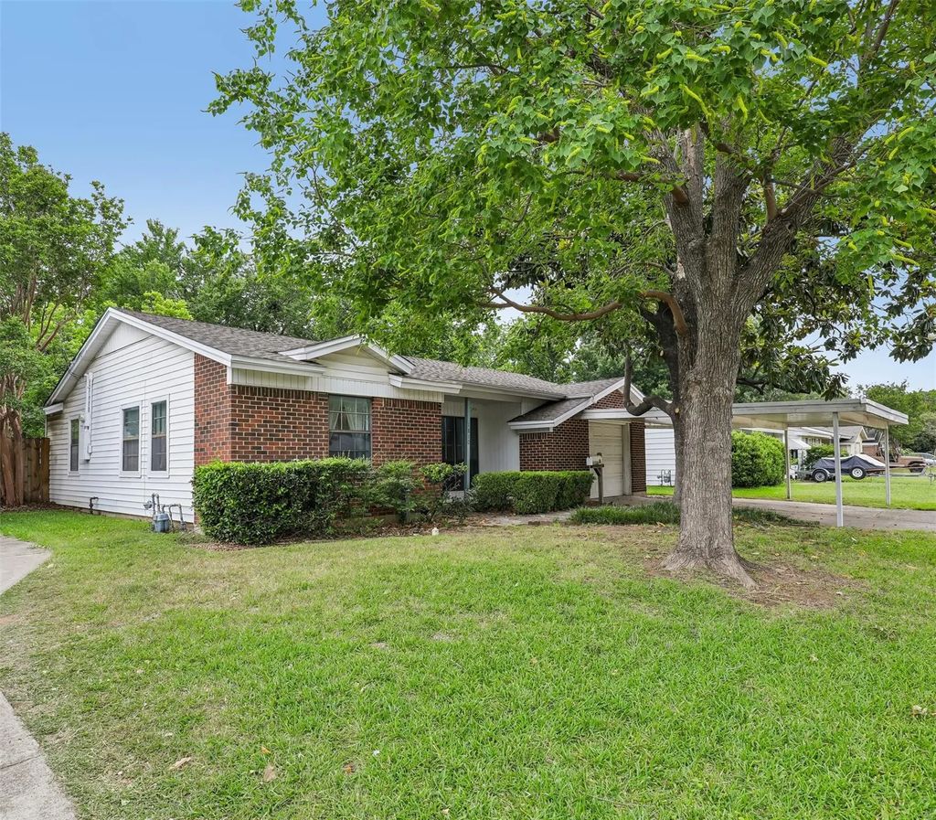 1810 Ridgewood Street, Irving