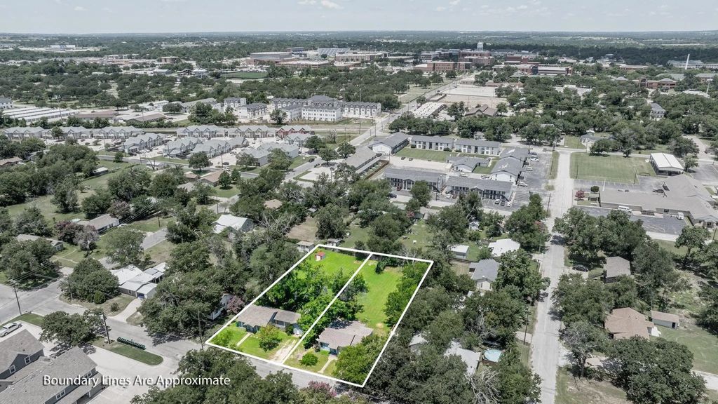 1425-1435 Groesbeck Street, Stephenville