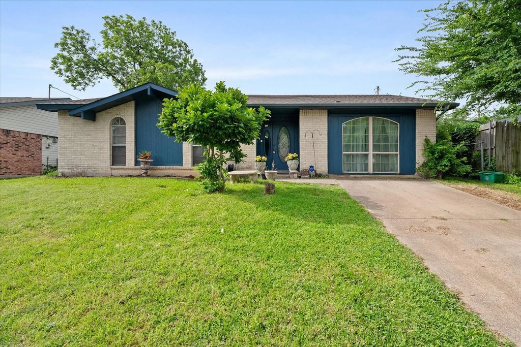 609 Columbine Lane, Grand Prairie