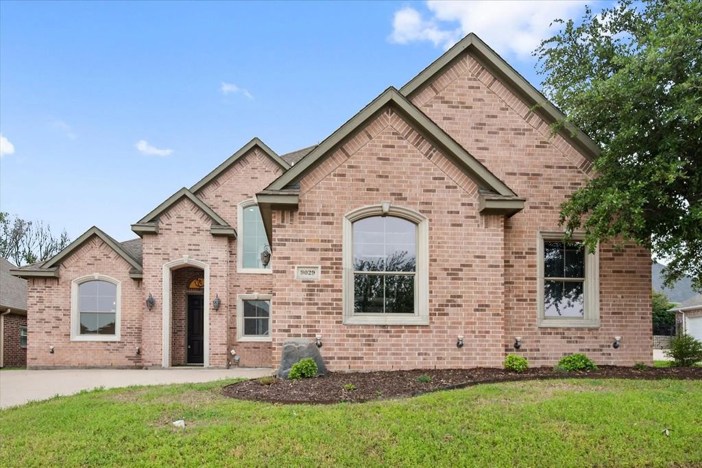 9029 Reata West Drive, Benbrook