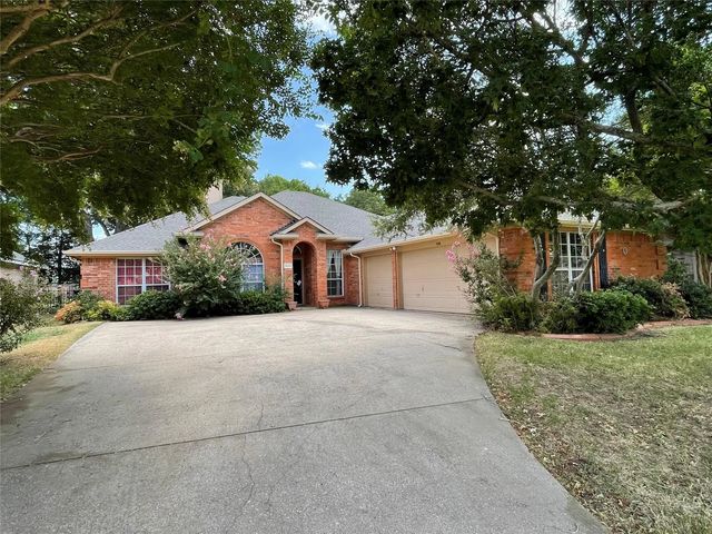 506 Baltusrol Circle, Garland