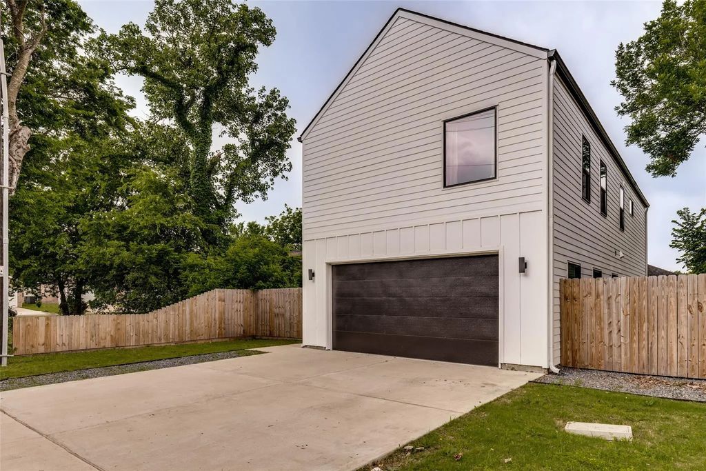 3308 Houston Street, Greenville