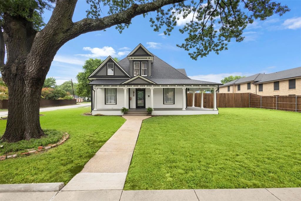 514 W Marvin Avenue, Waxahachie