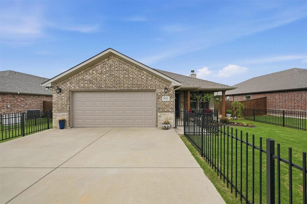 502 Pathfinder Street, Collinsville