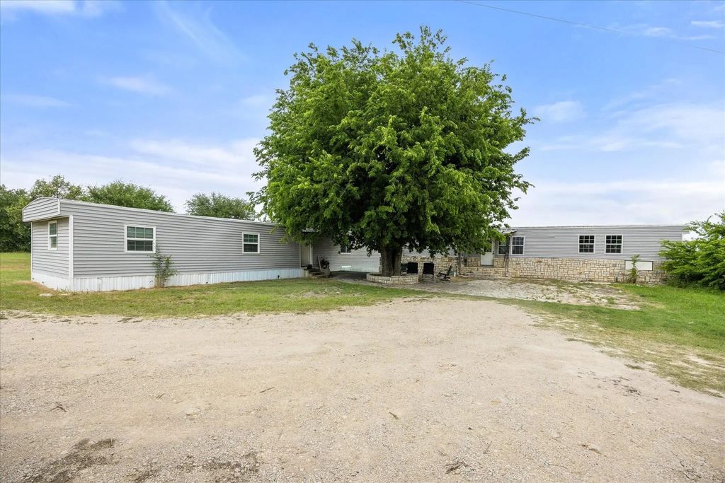 1274 County Road 2019 B, Glen Rose