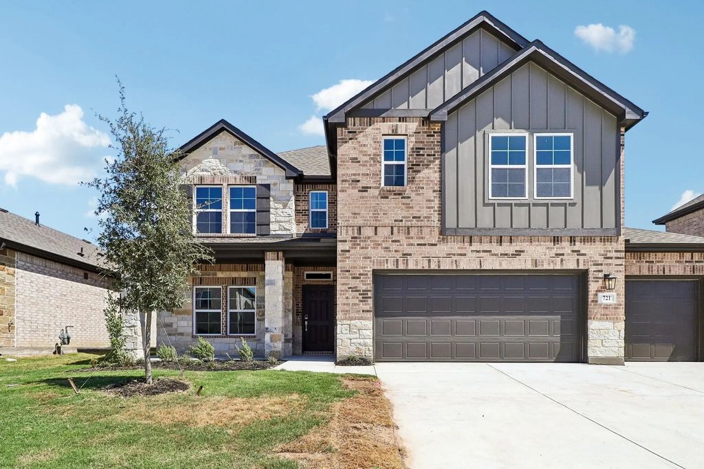 721 Vineyard Way, Forney