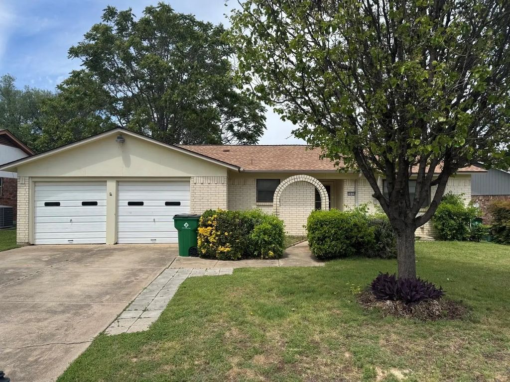 5633 Macdougall Drive, Haltom City