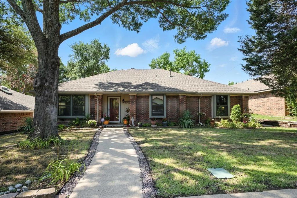 9128 Sweetwater Drive, Dallas