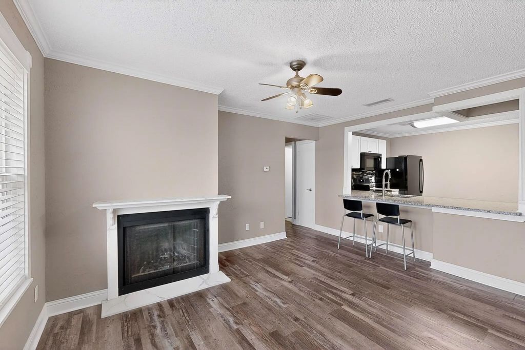 2200 E Trinity Mills Road 616, Carrollton