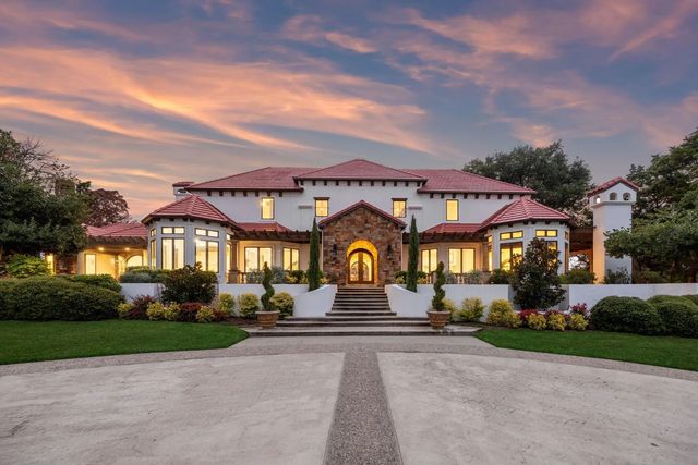1900 Shady Oaks Drive, Southlake