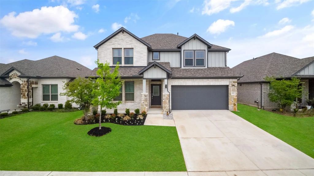 353 Waters Ridge Drive, Lavon