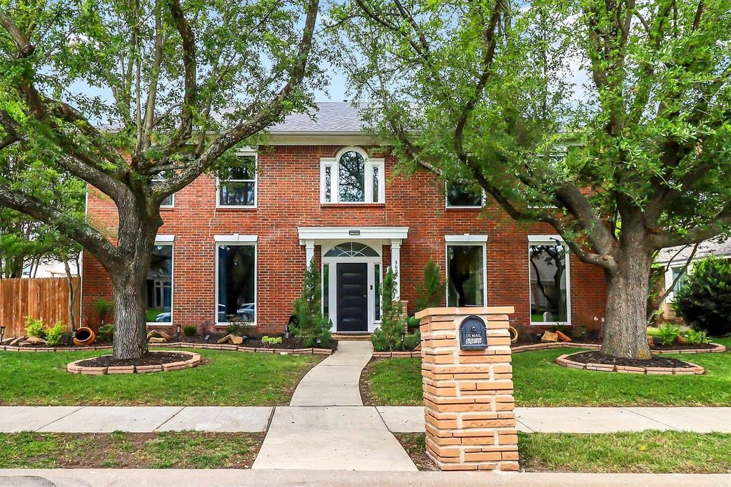5605 Luna Drive, Rowlett
