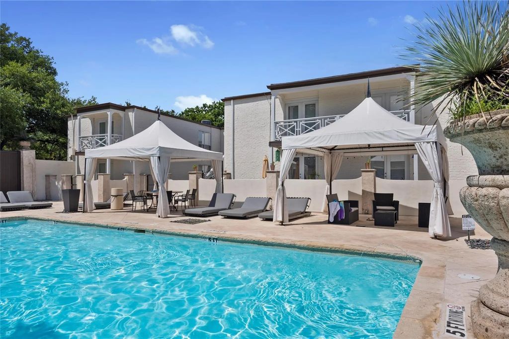 5907 E University Boulevard 201, Dallas