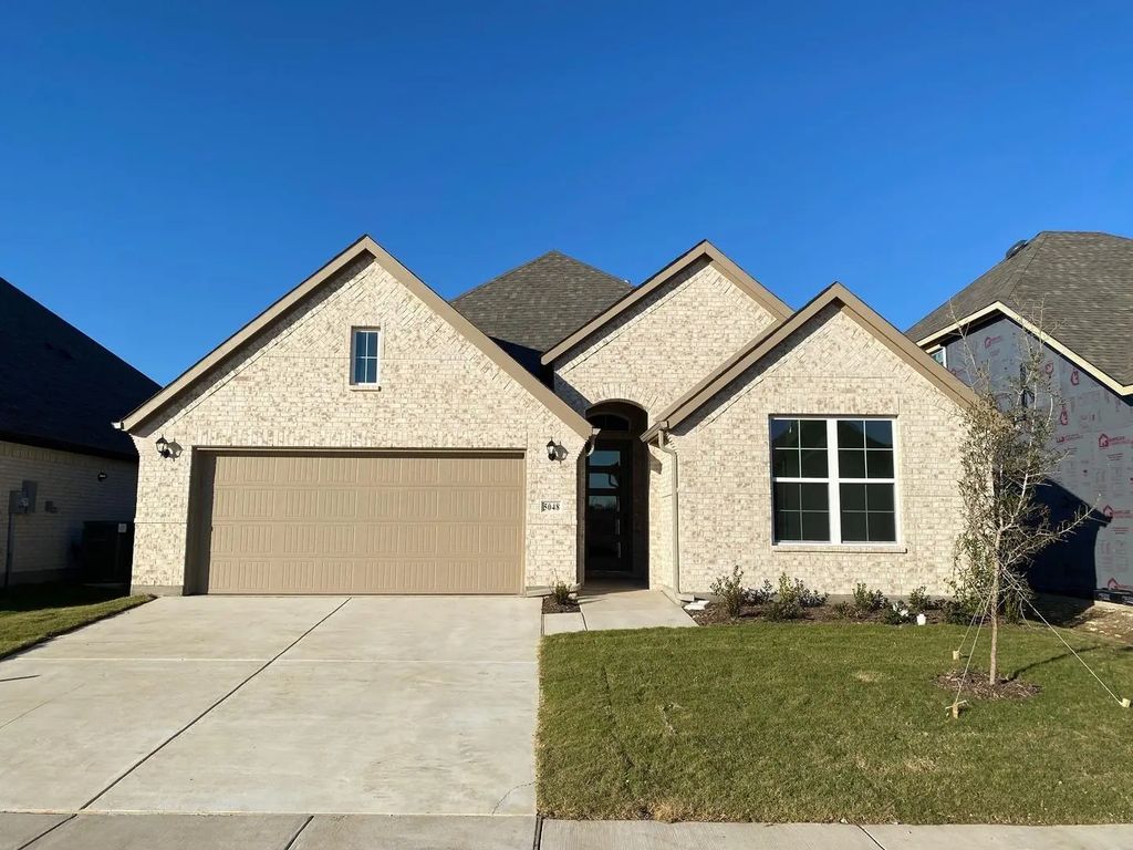 4445 Sweet Clover Lane, Fort Worth