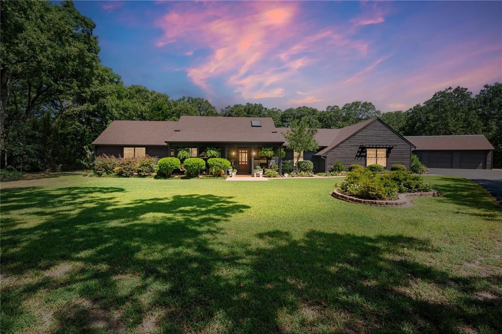 1516 Rancho Road, Quinlan