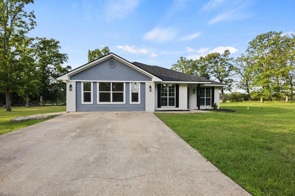194 County Road 1720, Mount Pleasant