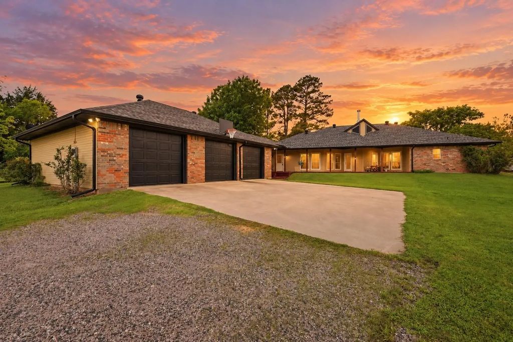 66 Tucker Street, Pottsboro