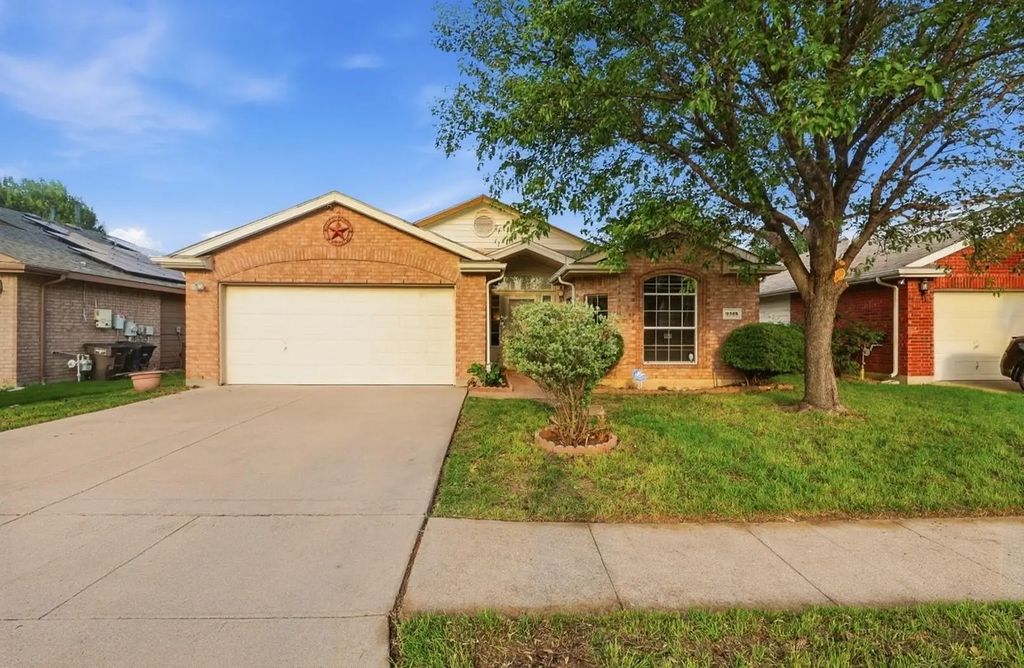 9225 Nightingale Drive, Fort Worth