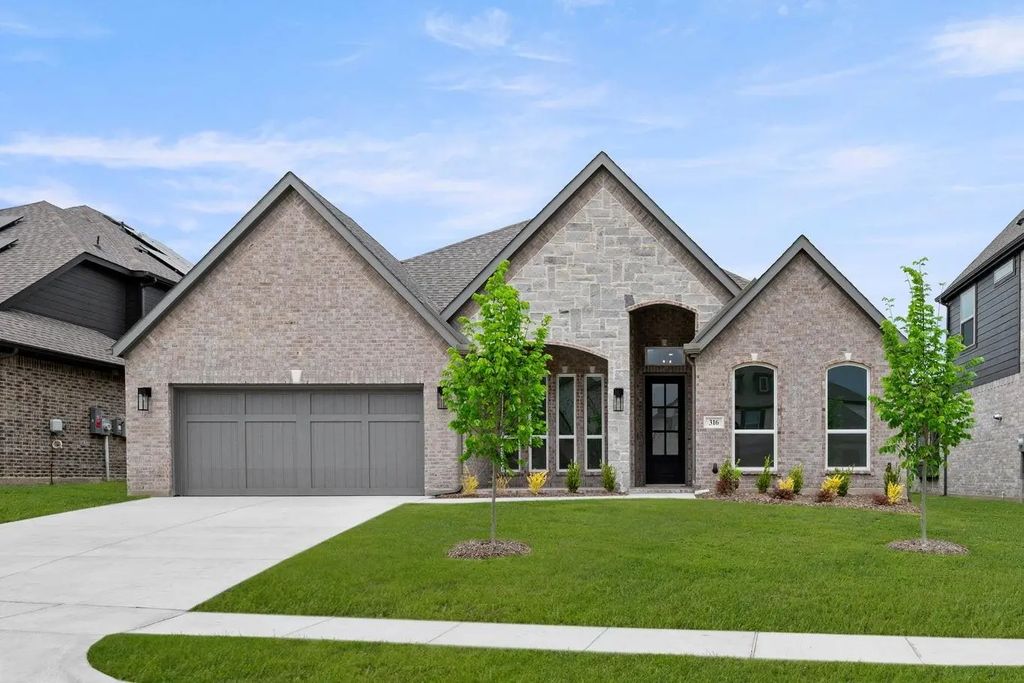316 Autry Drive, Burleson