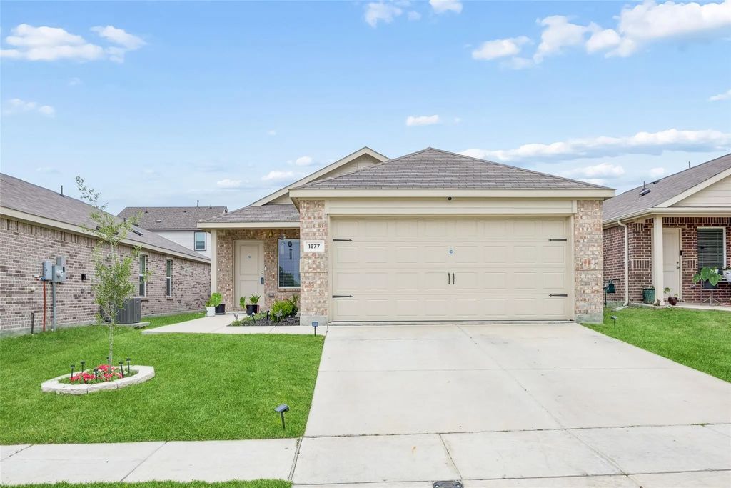 1577 Forge Pond Lane, Forney