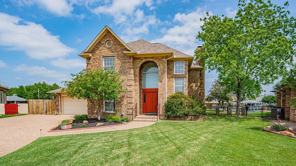 2401 Pebble Drive, Granbury