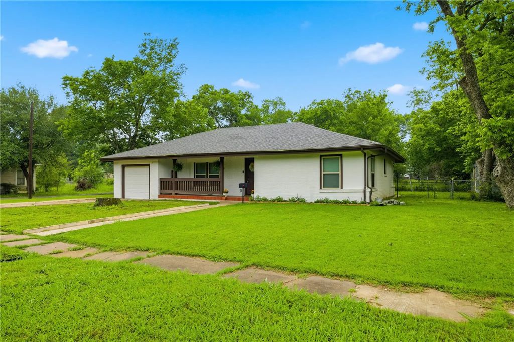 448 W Waco Avenue, Cooper