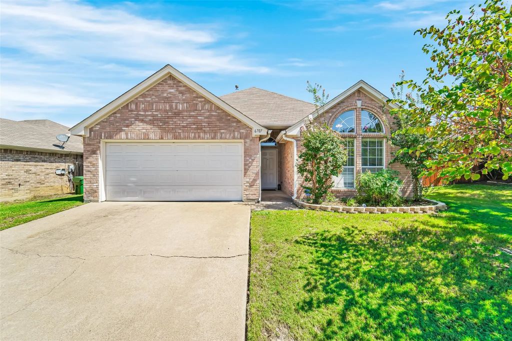 6707 Classen Trail, Arlington