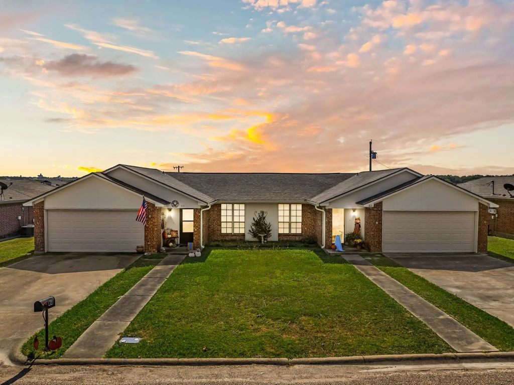 412 / 414 Bond Street, Hillsboro