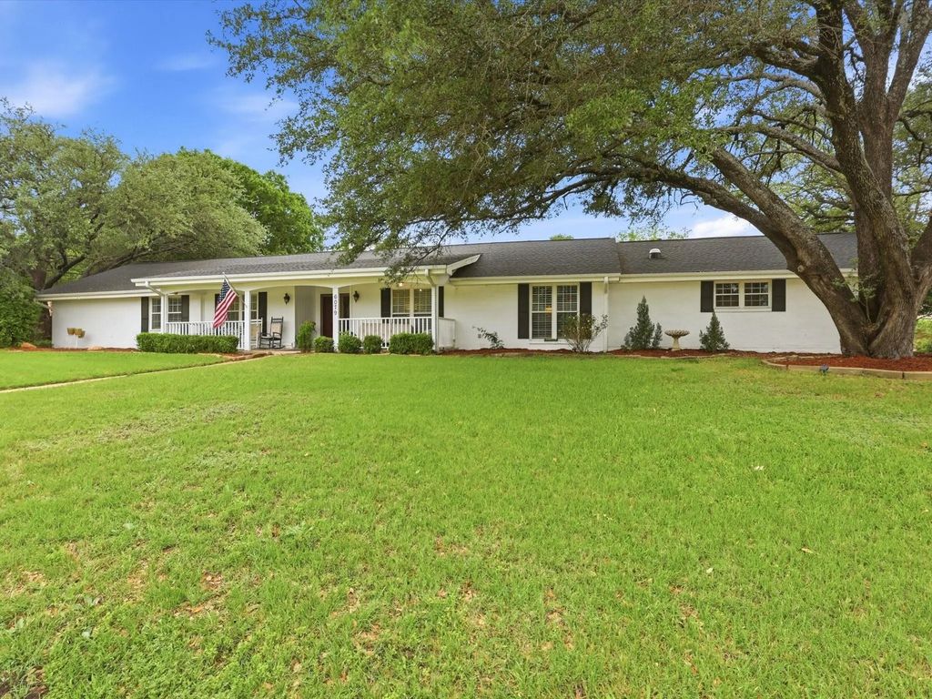 6079 Wonder Drive, Fort Worth