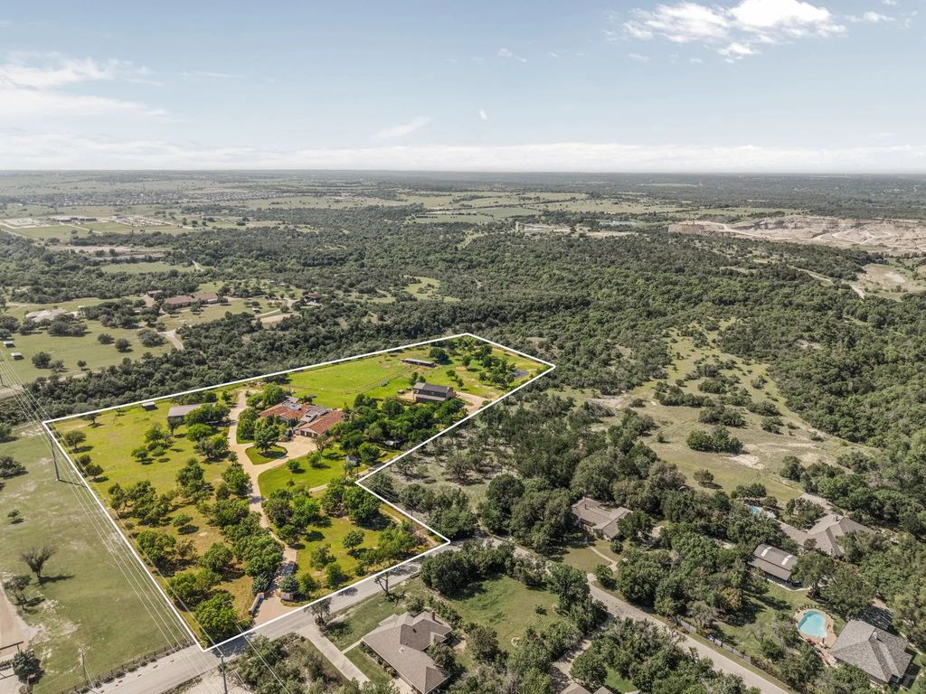 321 Verna Trail N, Fort Worth