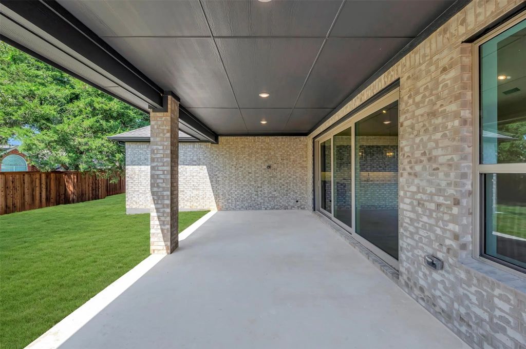 3008 Sandy Springs Drive, Arlington