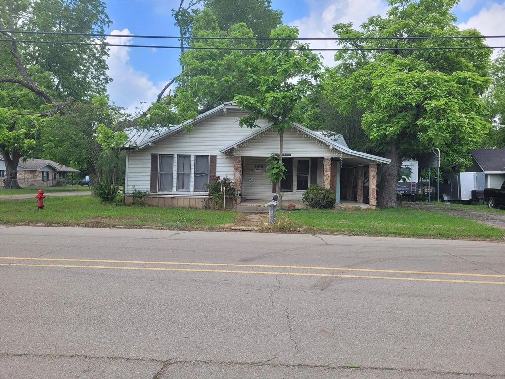 384 Monroe, Deport