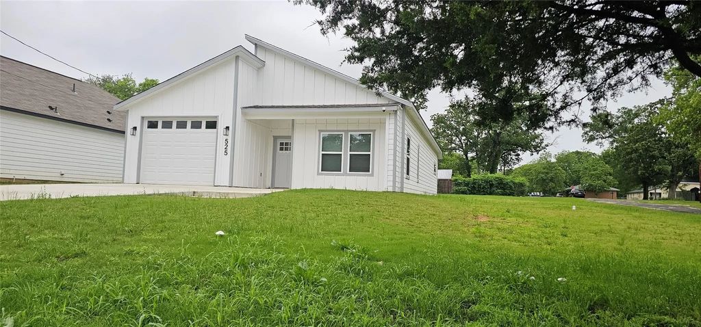 525 N Washington Street, Grand Saline