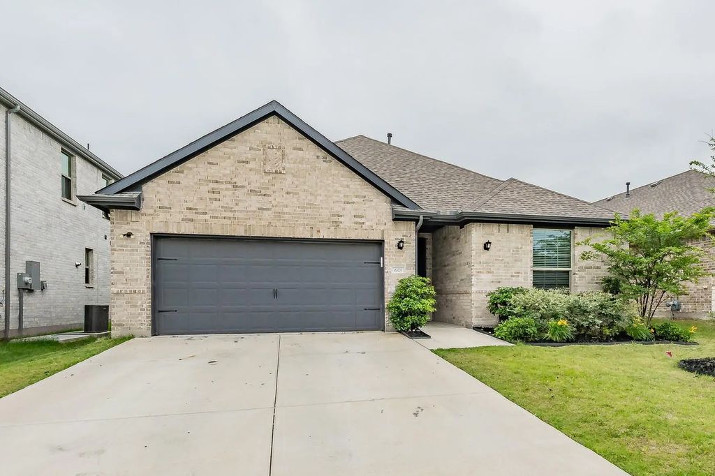 601 Bethpage Drive, Red Oak